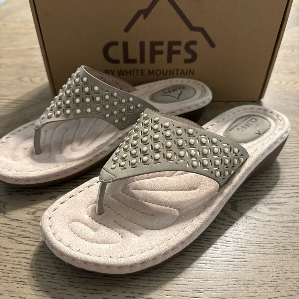 CLIFFS BY WHITE MOUNTAIN Camila Flip-Flop Thong Sandal  Women's 10